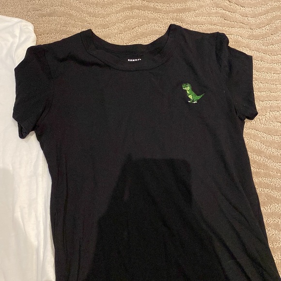 ARITIZIA SUNDAY BEST GRAPHIC TEE BUNDLE - Picture 3 of 3